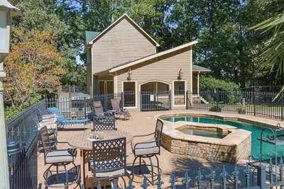 Image de Lake Home, Dock, Hot Tub and Pet Friendly