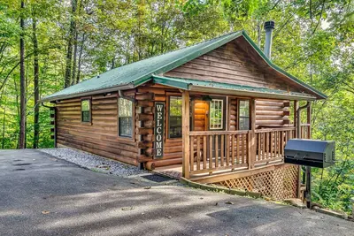 Image de The Blessing Cabin *Fireplace, private, Hot Tub*