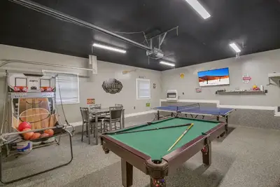 Image de Lake Wawasee/Hot Tub/Game Room/Pontoon Rental