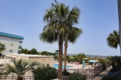 Image de Sun, Sand and Pool : Condo at Savannah, Tybee