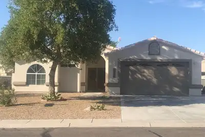 Image de Quiet Golf Community Home: \n3 Bedroom - 2 Bath \nW/Private Non-Heated Pool