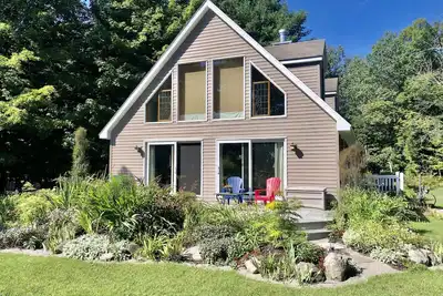 Image de Charming Omena house. Close to beach, Suttons Bay, Northport. A/C. Pet okay.