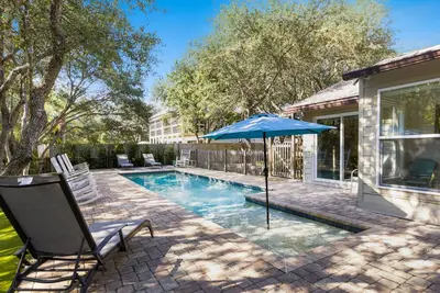 Image de Private Heated Pool, Private Boardwalk to Beach, Beach Set-Up