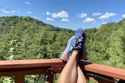 Image de Private Mountain View cabin on 5 acres, great patio with creek below back patio.