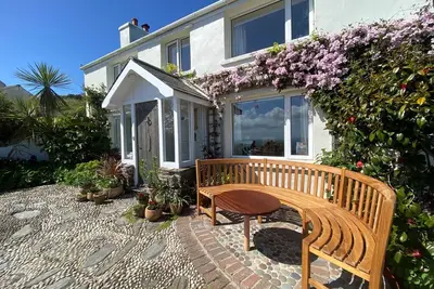 Image de Glen Chass Farmhouse is a beautifully appointed 3 bedroom house that sleeps up to 6 people in a magn
