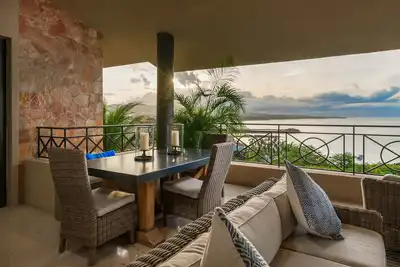 Image de Luxury Oceanview Penthouse - Beach + Golf + Chef