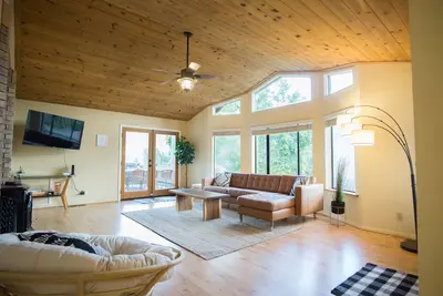 Image de New Moon Pine Kernville- Elevated Above Town Luxury Mtn/Valley View Retreat