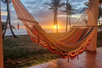 Image de Caribbean getaway: beach cottage just on the sand