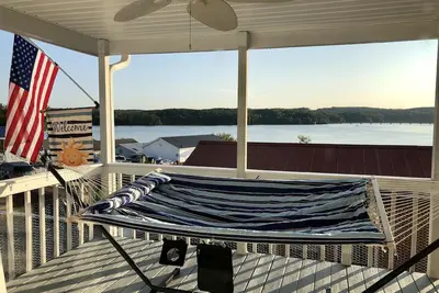Image de Lakeview Cottage- Amazing views in Badin Shores