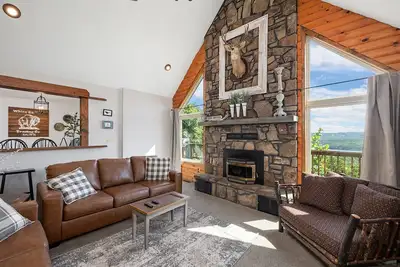 Image de Stunning Views - Closest & Largest Home to Silver Dollar City