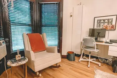 Interior Designer owned Bed Stuy Apartment - 2 bedrooms, private backyard