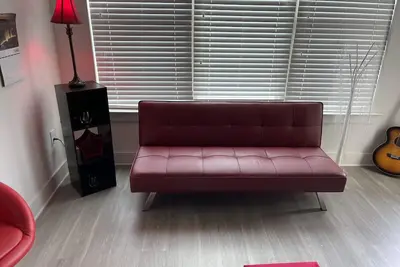 Image de Very comfortable and feel as home shopping center and Walmart is down stairs