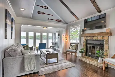 Image de Waterfront Gem on Lake Sinclair with Boat Dock!