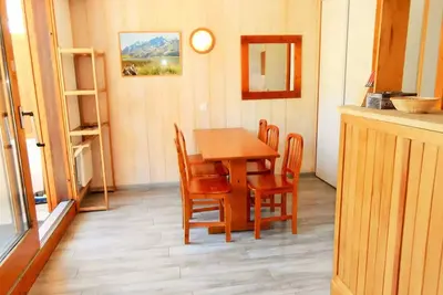 Image de Appartement spacieux dans secteur calme