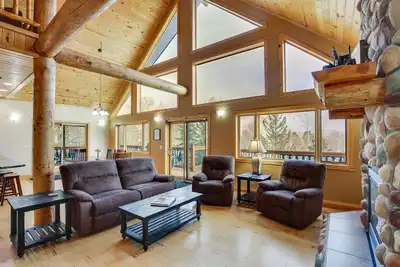 Image de Spacious Terry Peak Cabin < 1 Mi to Ski Lift