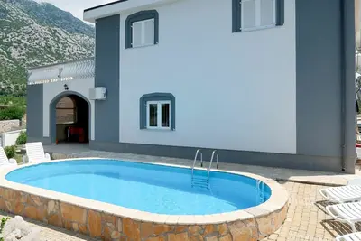 Image de Belle maison de vacances privée avec piscine privée, climatisation, Wifi, Tv, terrasse et parking