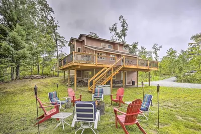 Image de Serene Long Lake Cabin with Deck & Fire Pit!