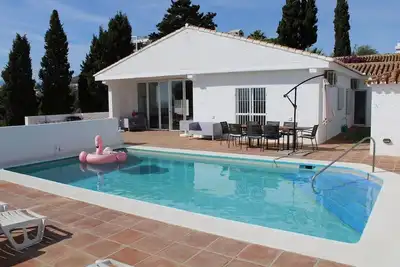 Image de Villa \"Casa Green\" avec vue sur mer, piscine, Wi-Fi, A/C, terrasse et jardin