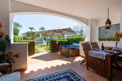 Image de Appartement \"Luxury Pool and Spa - Casa Coco\" avec piscine, bain à remous et terrasses
