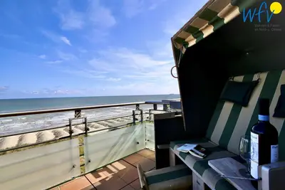 Image de Such a beautiful sea view! And your own beach chair!