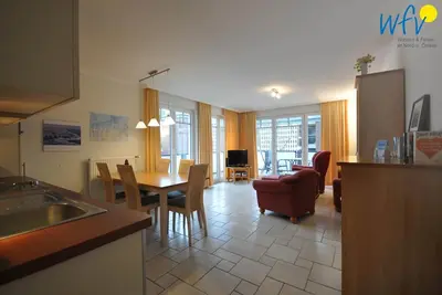 Image de Vacation in a prime location below the beach promenade!