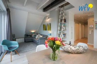 Image de Comfortable penthouse apartment with sunny south-facing balcony!