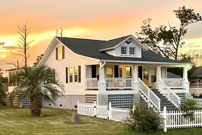 Image de Water View&Access~ Game Room~Sunrise~Beach~Kayak Fishing~Close to Ferry~Sleeps 6