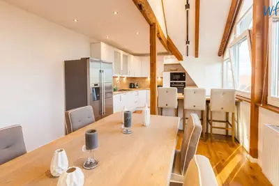 Image de Exclusive vacation apartment in a prime location with balcony, sauna and fantastic views!