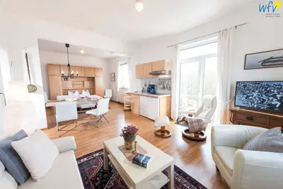 Image de Cozy vacation apartment very close to the beach!
