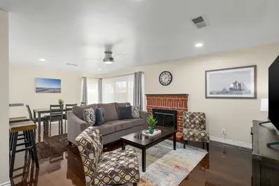 Image de Upgraded 3b/2Bth Great Access to All You Need