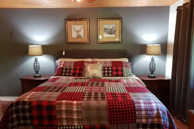 Image de Cozy Bungalow - Sauna, Wood Stove, Close to Trails