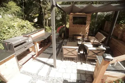 Image de Cute bungalow and event space ~10 min. from downtown