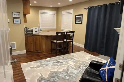 Image de Stay and play, sleeps 6 with a beautiful view of Schweitzer Mountain