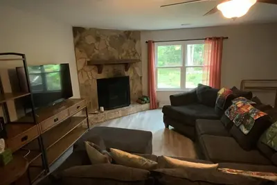 Image de Cheerful 2-bedroom Easy Street Townhouse