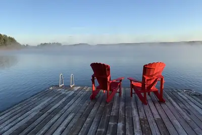 Image de Beautiful Lakefront Cottage, Fairy Lake, Muskoka, On