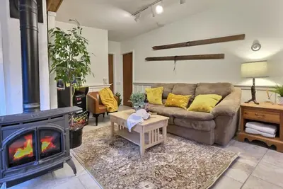 Image de HappyCub - Hot Tub, Fireplace, Game Room!