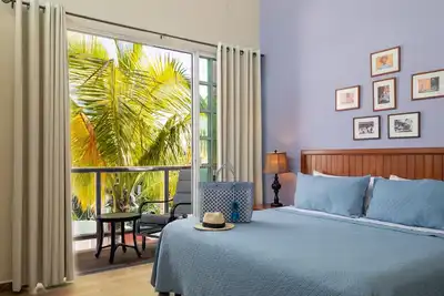 Image de Beautiful, comfortable two bedroom home with pool