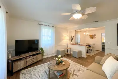 Image de Charming Cat Cottage by Walking Trails - Near Dwtwn Acworth - Kid Friendly