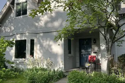 Image de Beautiful Hilltop Home! Conveniently located near Cherry Creek. Family Friendly!