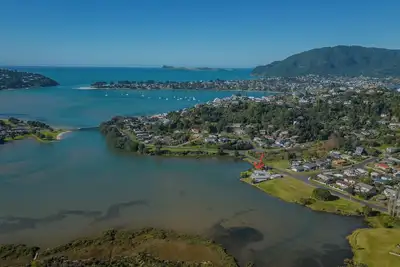 Image de Kingfisher Lodge Waterfront Retreat. \nDirect estuary access and stunning views