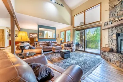 Mins To Base of Keystone, Private Sauna & 2 Balconies w/ Partial Slope Views!