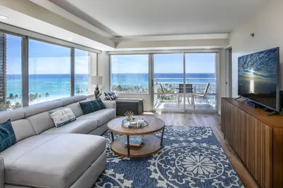 Image de Luxury Ilikai Condo, 2/2, sleep 7, Direct Ocean Front, Fireworks every Friday!