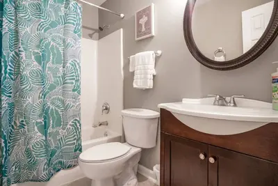 Image de Luxury 2-bedroom 1- full bath 10 mins from Atlanta Airport