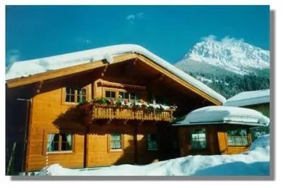 Image de Small apartment 2-4 pers, wooden log cabin, cozy, quiet, sunny, close to the center