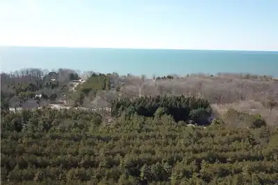 Image de West Olive Home Walk to Lake Michigan.