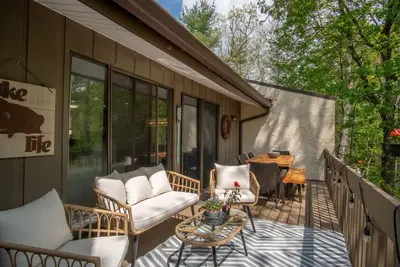 Lake Fairfield Hideaway