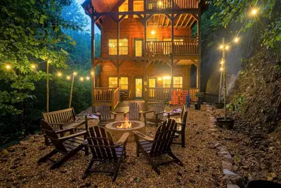Image de Luxury 4Bed & 3Bath Cabin: Firepit/Sauna/Game Room/Pigeon Forge/Gatlinburg