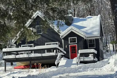 Image de Nestled in the Woods of Chimney Hill--Very Close to Wilmington Vt/Mt Snow