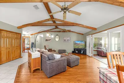 Image de Equestrian Themed Home With Private Pool, Close To Wec And Fast, Pet Friendly