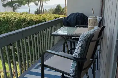 Image de Townhouse with Lake views/access, 10 min to ski Bristol Mountain